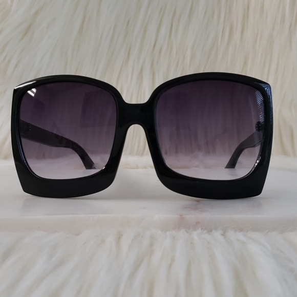 New Oversized Black Luxury Sunglasses - Picture 3 of 7
